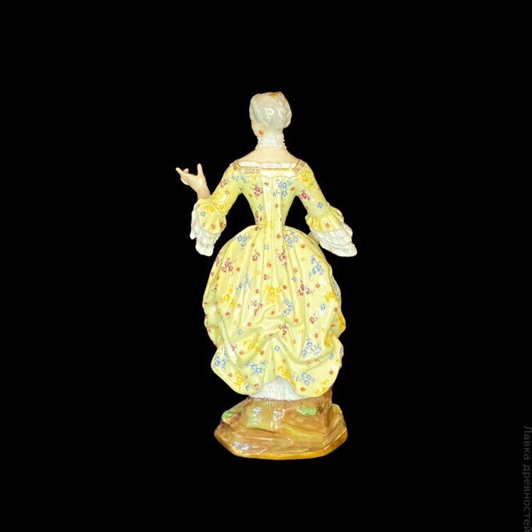 Фарфоровая статуэтка "Дама с веером" Мейсен (MEISSEN) №56