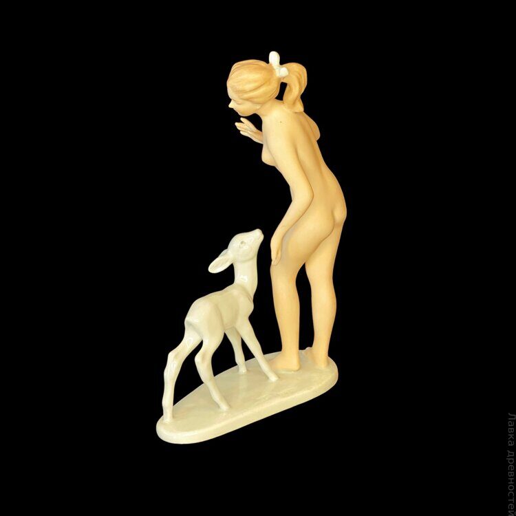 Фарфоровая статуэтка Валендорф "Обнаженная девушка с косулей" (Wallendorf)